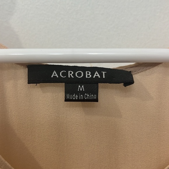 Acrobat silk blush/nude ruffle hem blouse size medium - Picture 3 of 3